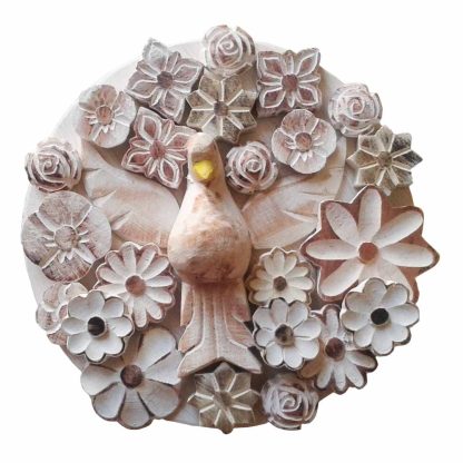 mandala com divino e flores em patina branca