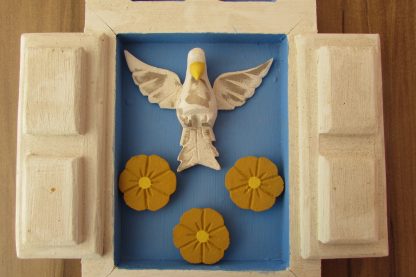 Janelinha Divino Espirito Santo Madeira Com Flores Rústico - Imagem 8