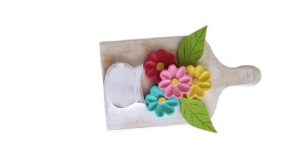 Tábua de cozinha pra decoração, entalhada em madeira maciça com flores. - Imagem 2