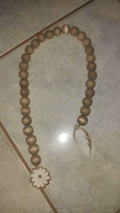 Colar de mesa em madeira maciça, medindo 80 cm