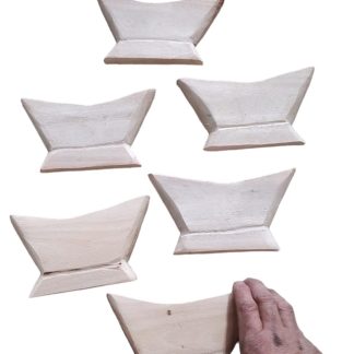 Kit com 5 jarras em madeira maciça, medindo 15 cm
