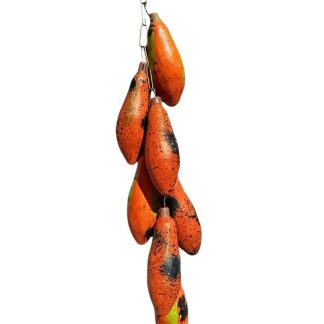 Móbile de mamão em madeira maciça, medindo 50 cm
