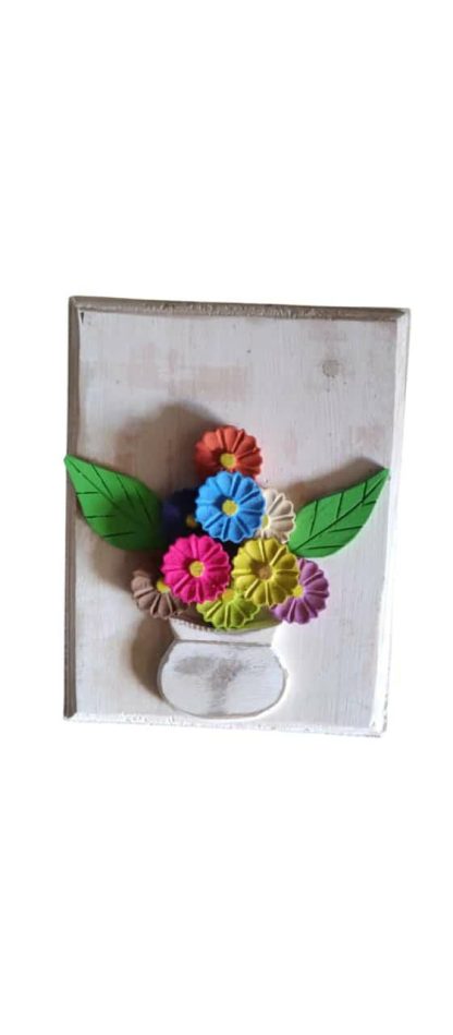 Quadro rústico com flores em madeira maciça, medindo 25 cm