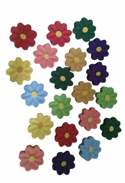 Kit com 20 flores em madeira maciça, medindo 6,5 cm