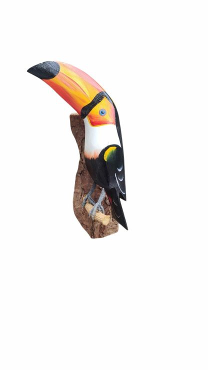 Tucano em madeira maciça, medindo 26 cm