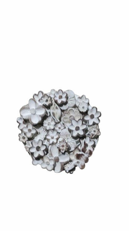 Mandala de flores em madeira maciça, medindo 21 cm
