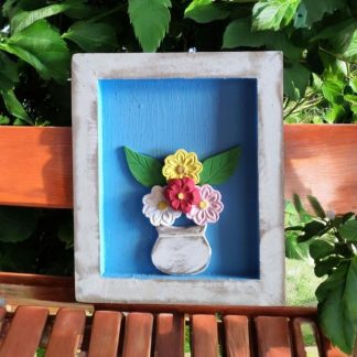 Quadro com flores em madeira maciça, medindo 30 cm