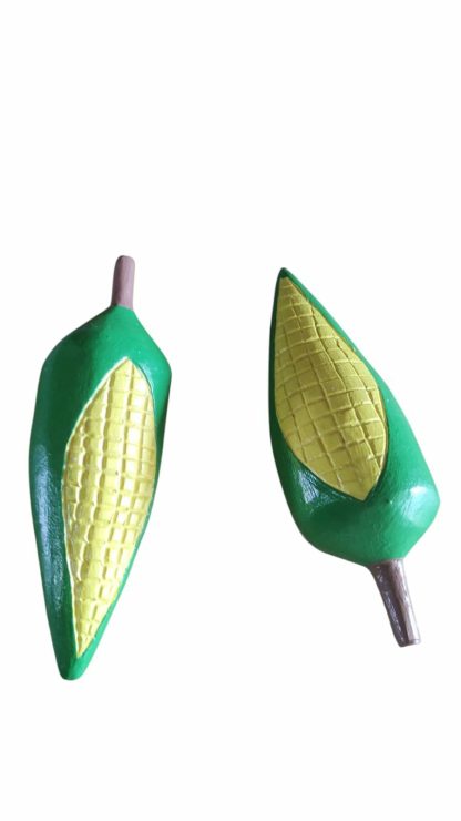 Kit com 2 espigas de milho em madeira maciça, medindo 24 cm