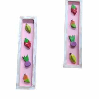 Kit 2 Quadros  de frutas em madeira maciça, medindo 60 cm