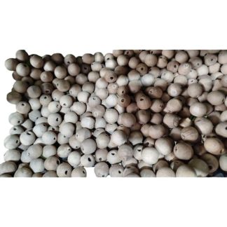 Kit com 50 bolinhas em madeira maciça, vazadas com furo