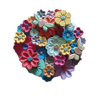 Mandala de flores em madeira maciça, medindo 21 cm